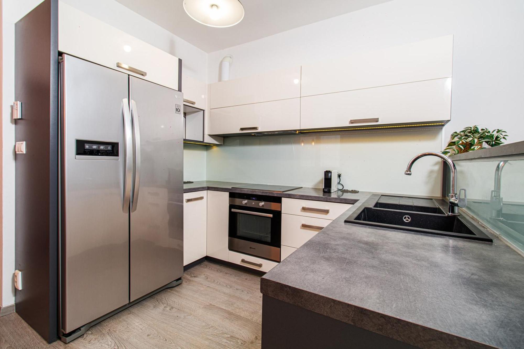 Karolina - 4kk, Garden Terrace, Free Parking Apartmán