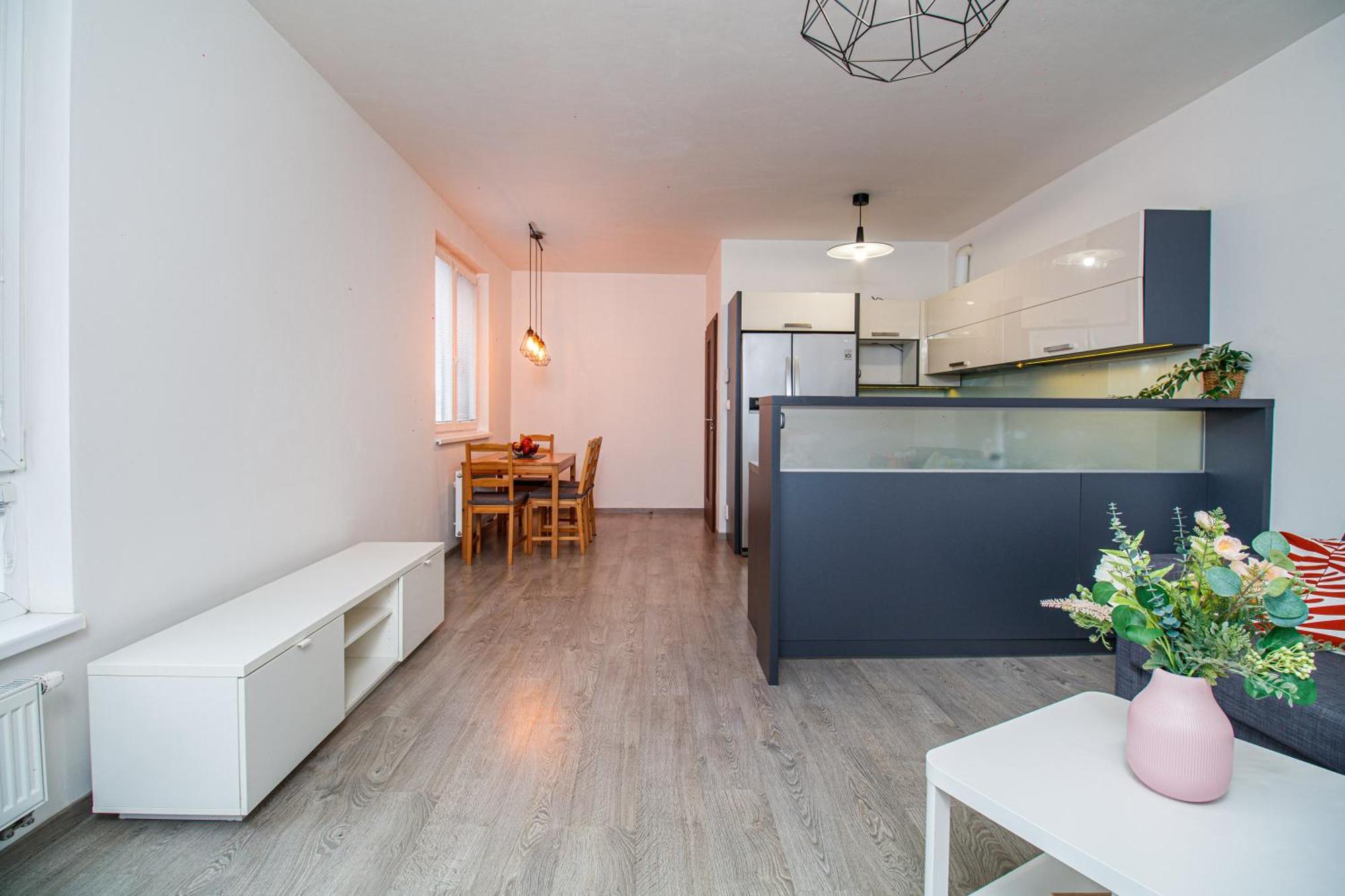 Apartmán Karolina - 4kk, Garden Terrace, Free Parking *
